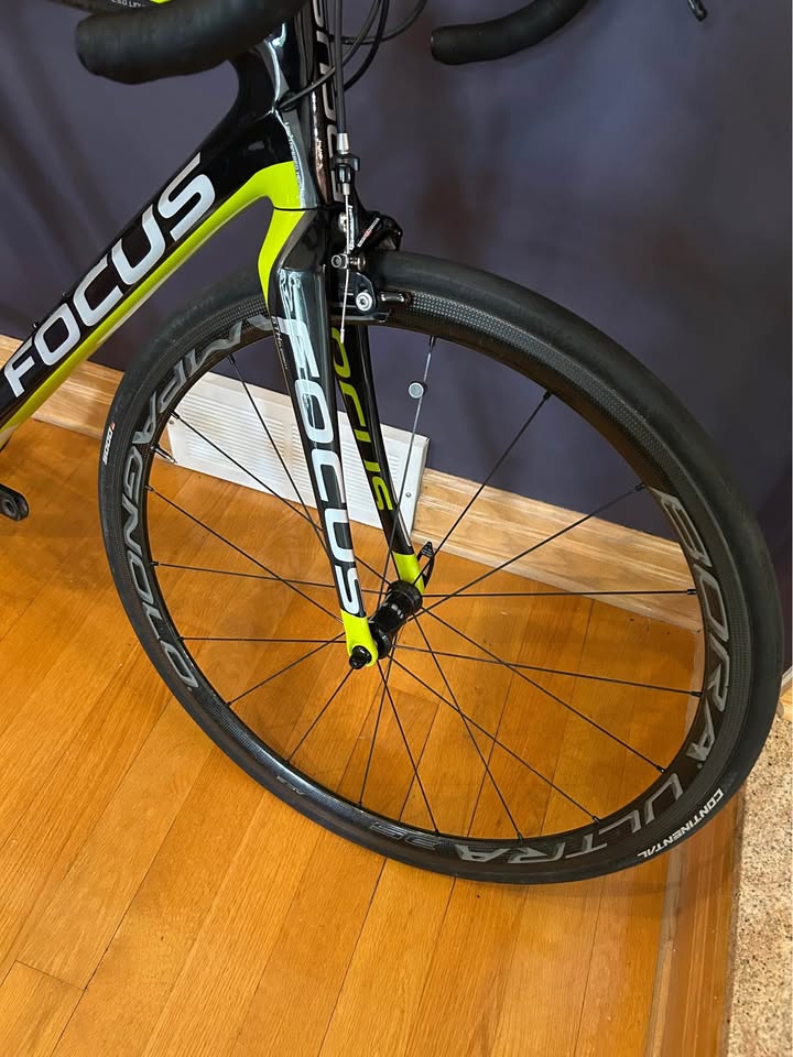 2022 Focus Izalco SL Team photo 3