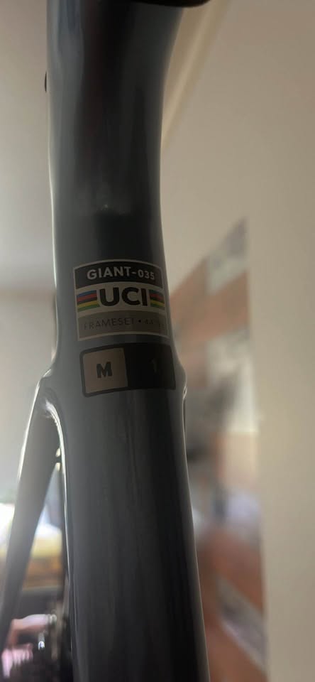 2022 Giant Defy Advanced 1 photo 2