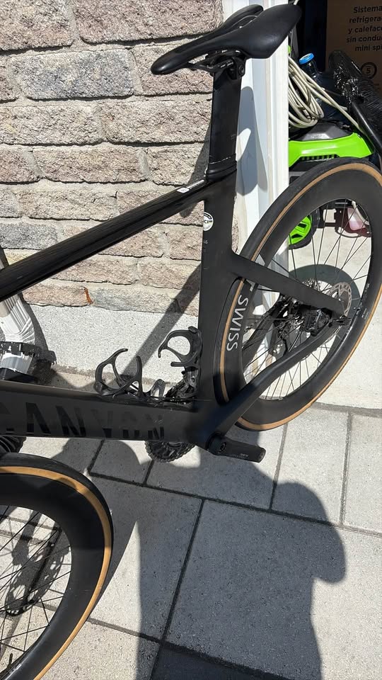 2022 Canyon Aeroad CFR photo 5